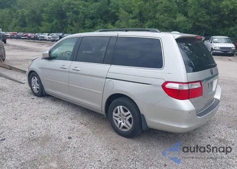 2006 Honda Odyssey Touring z USA, uszkodzony, nr VIN 5FNRL388X6B126550